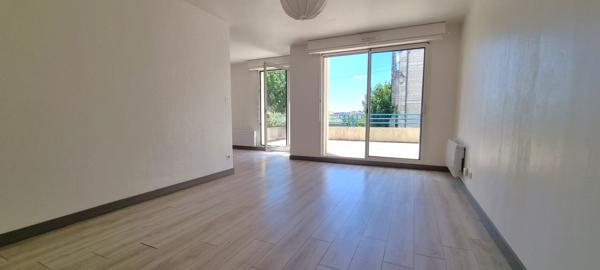 Appartement T3 traversant, proche Gare, Niort 79000