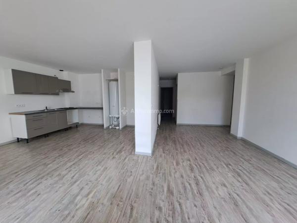 Location                                                      Appartement
                        
                     4 pièces                      101 m2                     à Carmaux