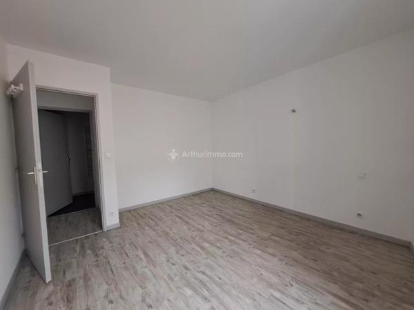 Location                                                      Appartement
                        
                     4 pièces                      101 m2                     à Carmaux