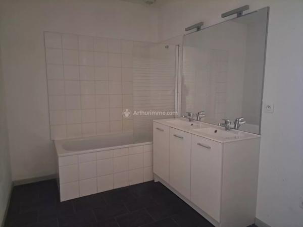 Location                                                      Appartement
                        
                     4 pièces                      101 m2                     à Carmaux
