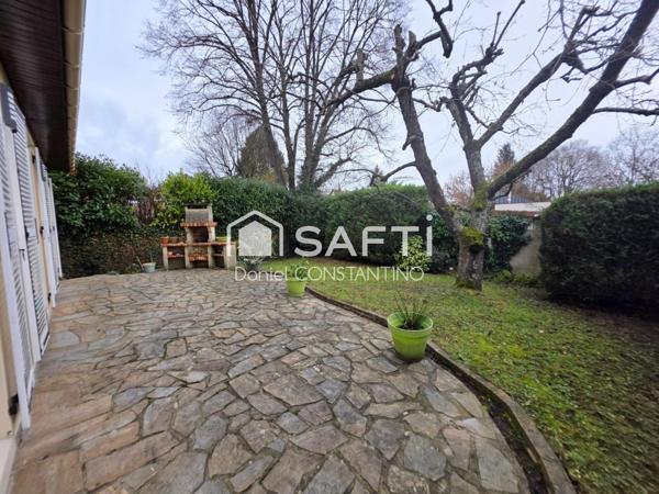 Maison Individuelle avec sous sol total au calme