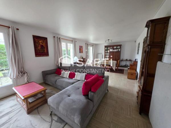 Maison Individuelle avec sous sol total au calme