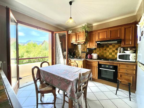 SECTEUR NOVEL - SPACIEUX T3 70 M2 - 1er ETAGE- GRAND BALCON - CA