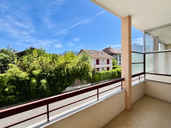 SECTEUR NOVEL - SPACIEUX T3 70 M2 - 1er ETAGE- GRAND BALCON - CA