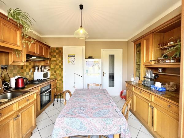 SECTEUR NOVEL - SPACIEUX T3 70 M2 - 1er ETAGE- GRAND BALCON - CA