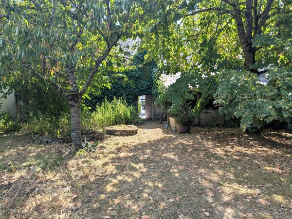 Belle maison de ville avec jardin et dépendances !