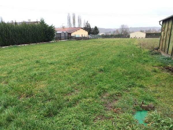 Terrain à bâtir de 833 m² Fontcouverte - Proche Saintes