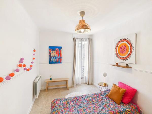 Authentique maison de village du XVIIᵉ siècle avec terrasse, piscine et vue – à 30 min d’Aix-en-Provence