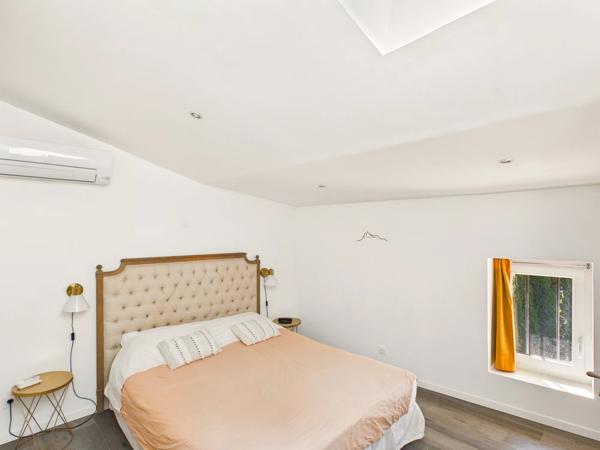 Authentique maison de village du XVIIᵉ siècle avec terrasse, piscine et vue – à 30 min d’Aix-en-Provence