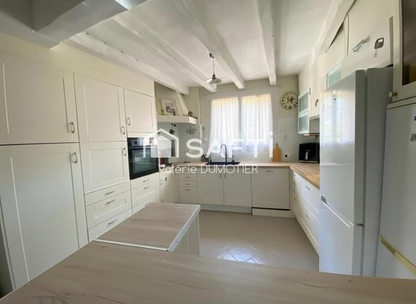 Maison 5 chambres avec jardin, pergola, garage, piscine et jacuzzi