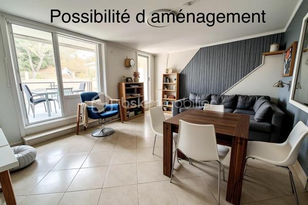 A Savigny le temple, dans le quartier de Plessis le roi, venez visiter cet appartement de 2 pièces.
L’entrée s’ouvre sur une entrée qui vous présente une belle cuisine indépendante mais ouvrable sur le salon.
Le salon quant à lui est baigné de lumière grâce à la large baie vitrée et sa vaste terrasse 
Côté nuit, profitez d’une salle de bain , d’un toilette séparé et une chambre avec accès à la terrasse