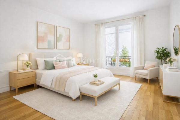 Corinne Duboscq vous propose :
un vrai coup de coeur pour ce  superbe appartement !
Dans un immeuble haussmannien de standing avec digicode, interphone, gardien, ascenseur
Un superbe appartement avec parquet de chêne d'origine, moulures, cheminées, belle hauteur sous plafond, 
Comprenant : une entrée avec porte blindée, un double séjour avec 2 cheminées et deux balcons avec une vue dégagée exposée plein sud. une cuisine dinatoire, 2 chambres très spacieuses, 2 salles de bains, wc indépendants (2 possibles) une buanderie.
En dépendance  : une chambre de service de 7 m² parfaitement aménagée et au sous -sol 2 caves.
L'appartement est à rafraichir - cuisine à refaire, peintures, et la 2ème salle d'eau.
Certaines pièces ont été virtuellement aménagées et/ ou vidées, 
Ne tardez pas à visiter ce bien