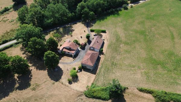 Genouillac (Terre de haute Charente). Propriété rurale sur 19 hectares