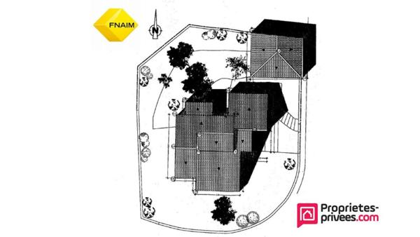 Maison  6 pièce(s) 208 m2 avec garage de 40 m2