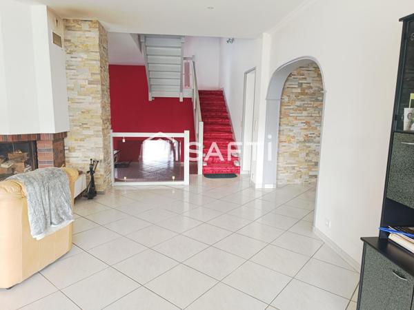 Sare superbe villa de 650m2 sur terrain de 7860m2 avec piscine intérieure