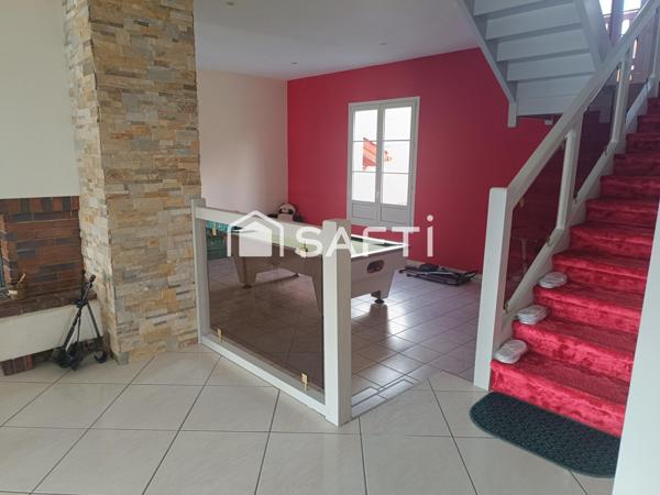 Sare superbe villa de 650m2 sur terrain de 7860m2 avec piscine intérieure