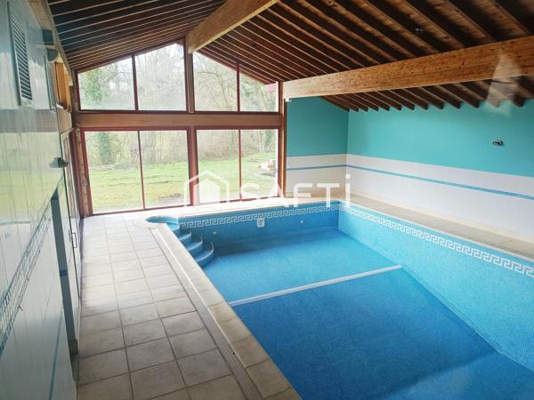 Sare superbe villa de 650m2 sur terrain de 7860m2 avec piscine intérieure