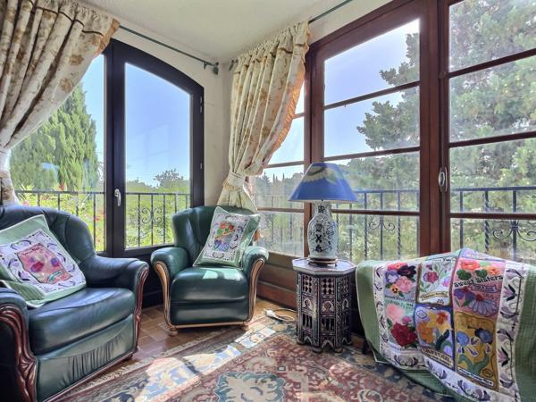 Villa avec vue panoramique sur la montagne