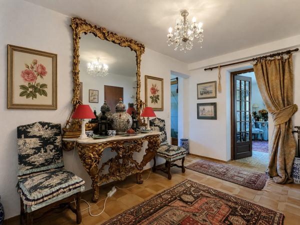 Villa avec vue panoramique sur la montagne