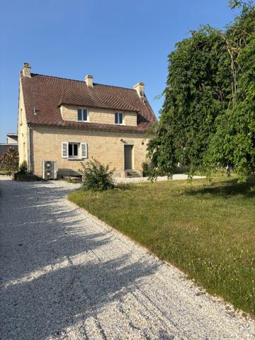 Maison 108.51m2 sur 1400m2 de terrain plat avec dépendance.