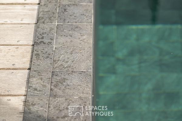 Maison contemporaine de plain pied avec piscine