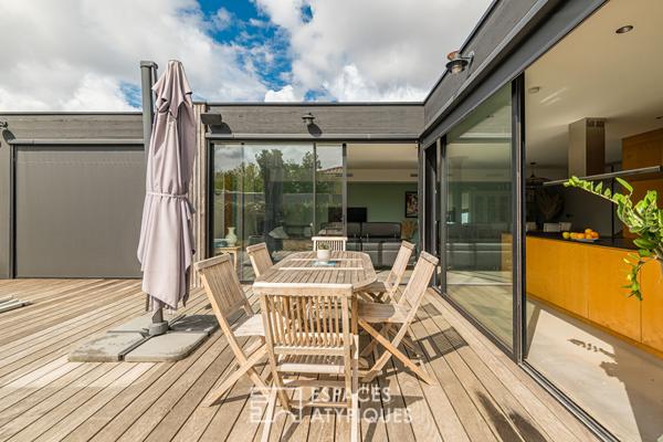 Maison contemporaine de plain pied avec piscine