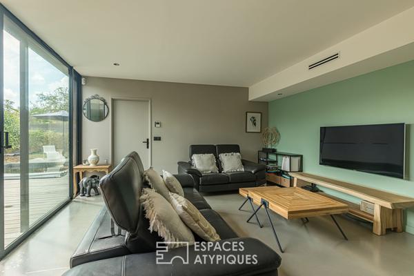 Maison contemporaine de plain pied avec piscine