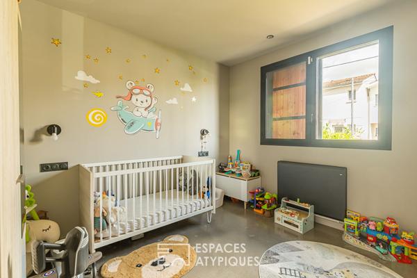 Maison contemporaine de plain pied avec piscine