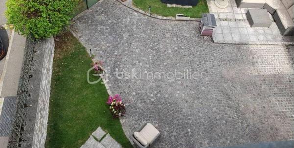 Demeure de 240,38 m²