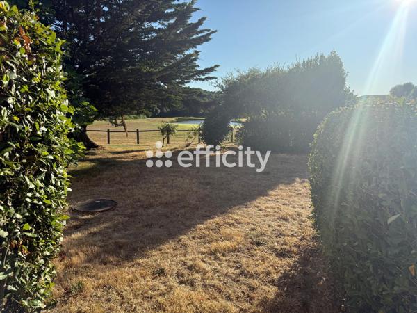 Appartement
         2 pièces
        - 23 m² 91 900 € *