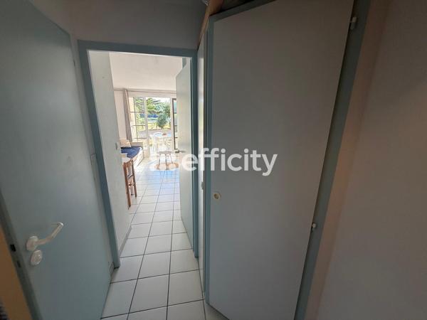 Appartement
         2 pièces
        - 23 m² 91 900 € *