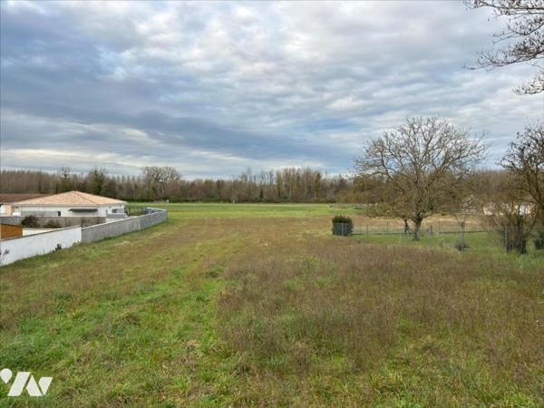 DISSAY - TERRAIN A BATIR DE 650 M²