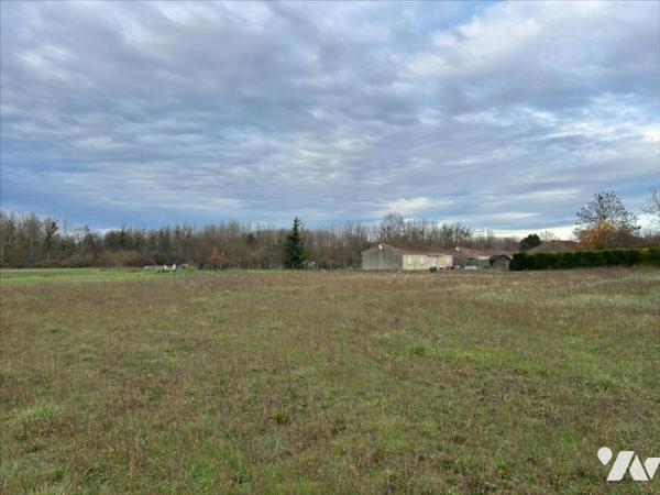 DISSAY - TERRAIN A BATIR DE 650 M²