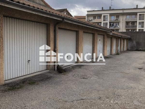 Location Parking 15 m² - 2 RUE DU CENTRE Le Peage De Roussillon 38550