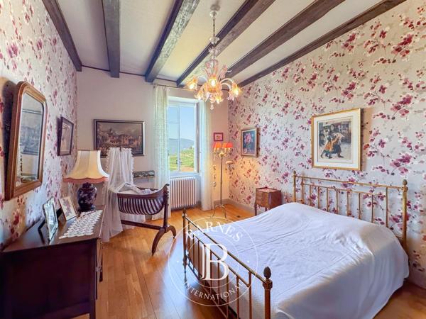 Chambéry, Propriété 5 Chambres -  299 m² à vendre