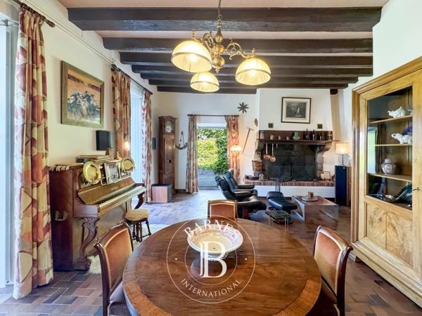Chambéry, Propriété 5 Chambres -  299 m² à vendre