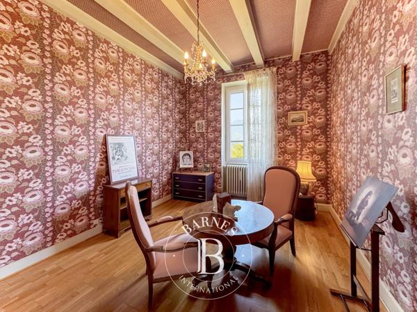 Chambéry, Propriété 5 Chambres -  299 m² à vendre