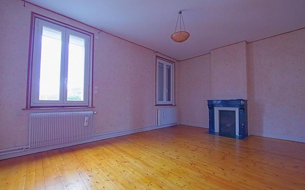 Maison à vendre    5 pièces • 114 m2 Nesle