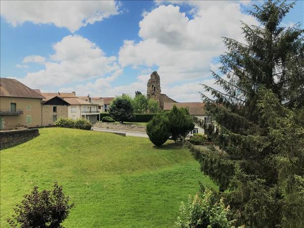Appartement à vendre |  Châlus |  4 pièces | 80 m²