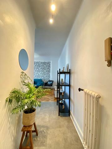 NICE CALIFORNIE STUDIO MEUBLE BALCON CAVE PARKING 28.44 m2