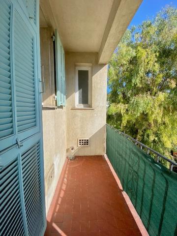NICE CALIFORNIE STUDIO MEUBLE BALCON CAVE PARKING 28.44 m2