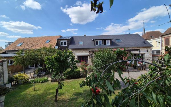 Maison à vendre    9 pièces • 300 m2 Criquebeuf-sur-Seine