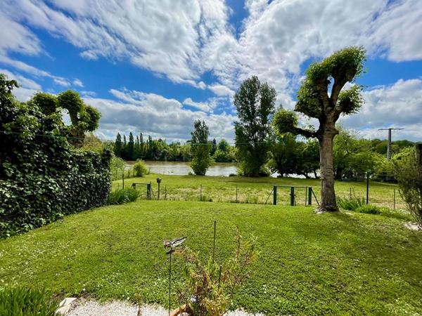 Maison mitoyenne 3 chambres  en bord de Dordogne !