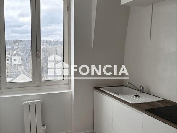 Location Studio 31 m² - 103 RUE GRANDE Fontainebleau 77300