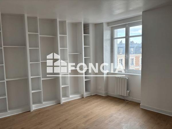Location Studio 31 m² - 103 RUE GRANDE Fontainebleau 77300