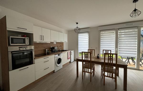 SOUS COMPROMIS Magnifique appartement moderne avec jardin, deux places de parking et terrasse   53 m2   2023