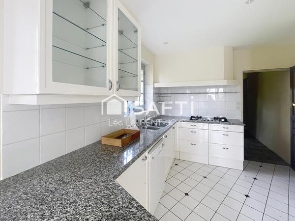 CHARMANTE LONGÈRE PROCHE DE TOURS