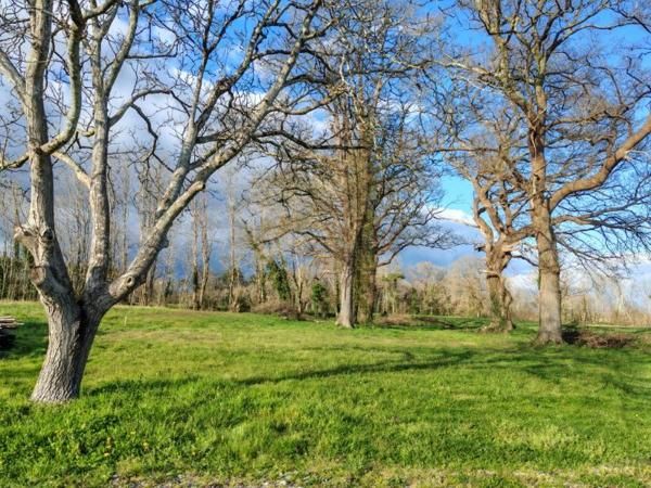 Dépendance à aménager proche DAX POSSIBILITE 130 m2 sur terrain de 2825 m2