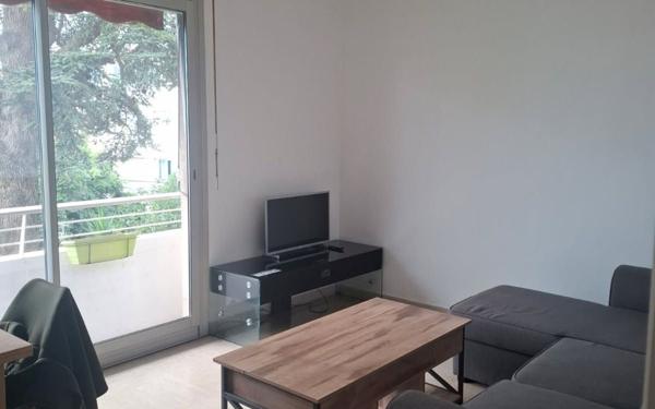 Appartement à louer    2 pièces • 42,65 m2 Nice