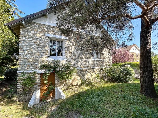 Quartier Cerisaie-Jean Macé: A 10 min gare et à 5min des écoles - Maison 112m² - 3 chambres- avec sous-sol total- Terrain 500m²